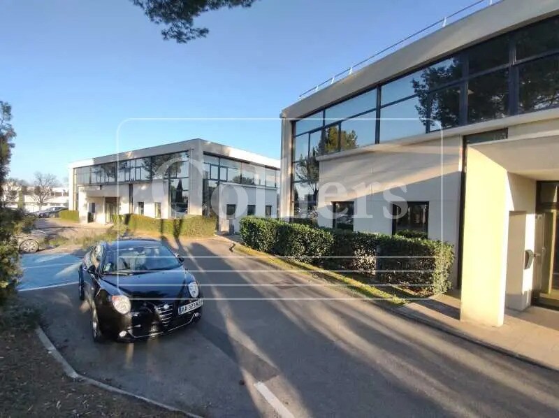 Office in Aix-en-Provence to rent Primary Photo- Image 1 of 10