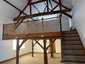 Rotten Row, Henley On Thames to rent Interior Photo- Image 2 of 2