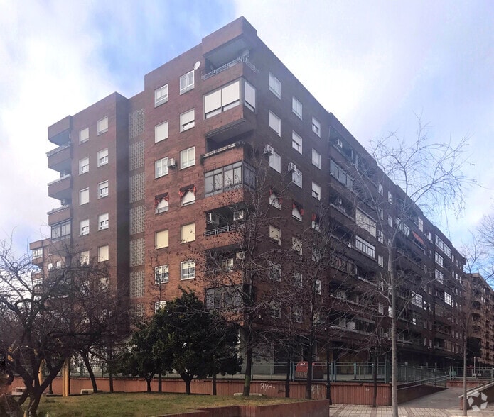 Calle Miguel Ángel, 7, Talavera de la Reina, Toledo for sale - Primary Photo - Image 1 of 2