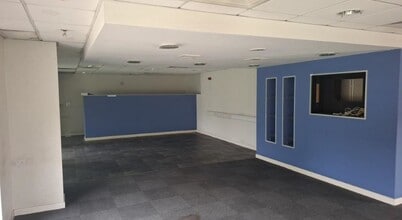 15 Brynhyfryd Rd, Port Talbot to rent Interior Photo- Image 2 of 5