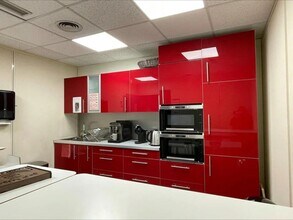 Office in Cergy to rent Interior Photo- Image 1 of 20