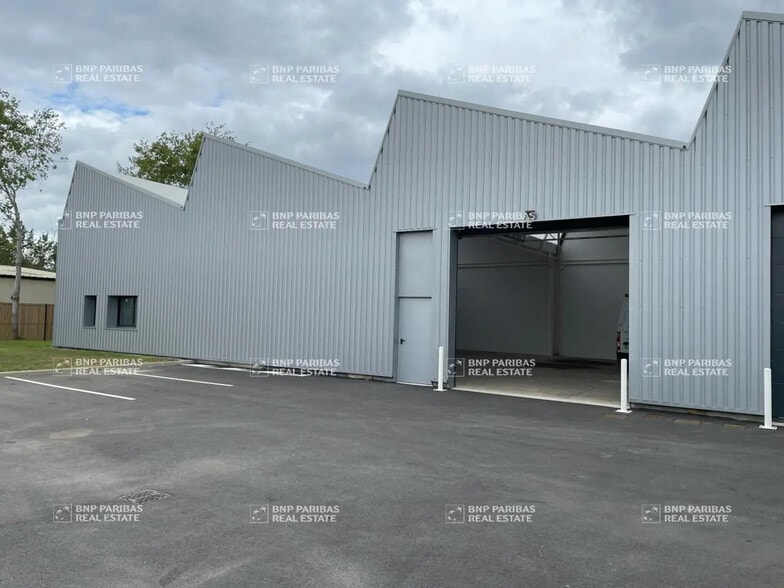 Light Industrial in Carquefou to rent - Building Photo - Image 2 of 7