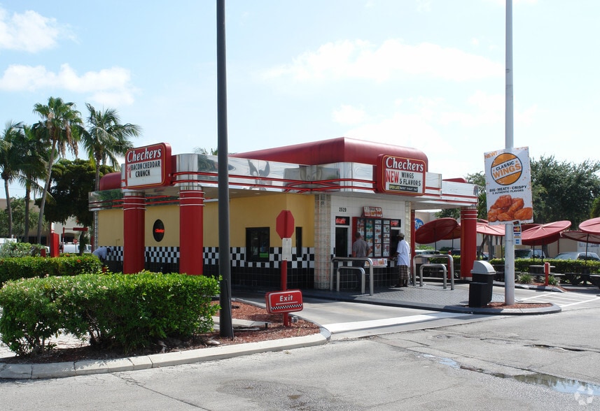 2421-2627 Okeechobee Blvd, West Palm Beach, FL to rent - Building Photo - Image 2 of 2