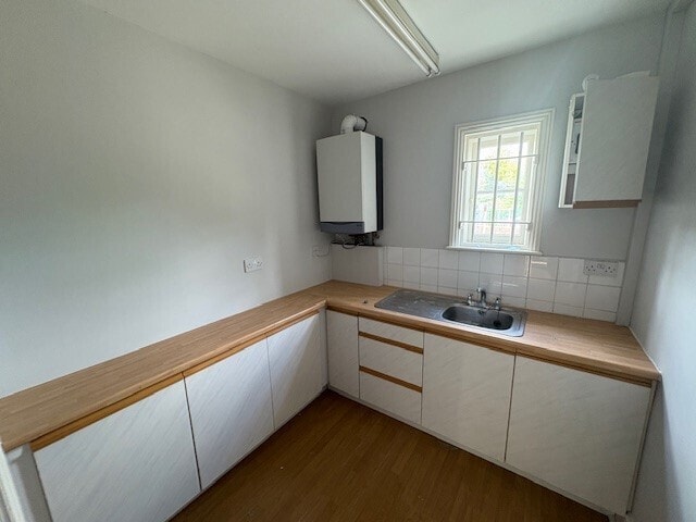 Buckland Rd, Maidstone to rent - Building Photo - Image 3 of 4