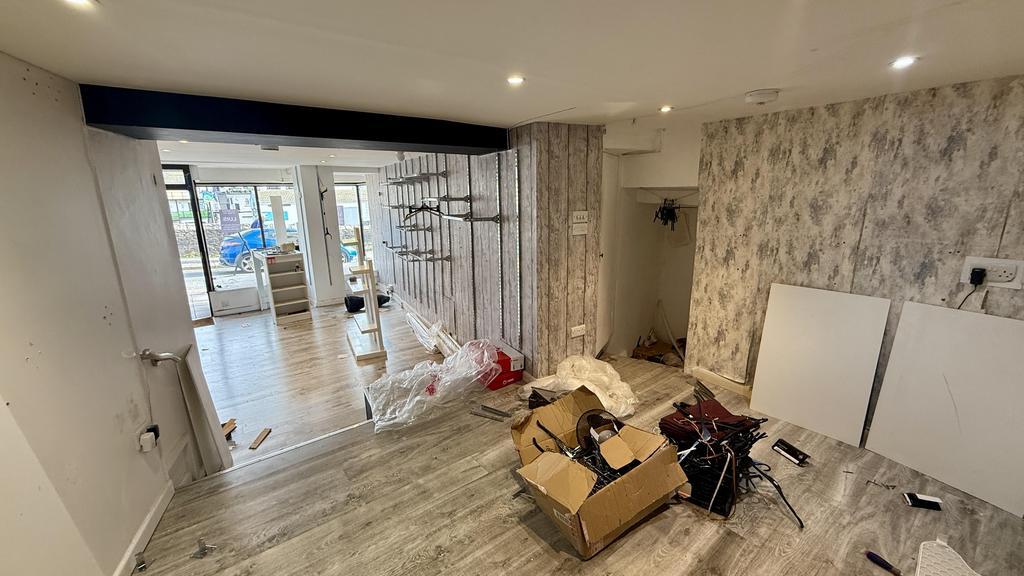 34 Middle St, Brixham to rent Interior Photo- Image 1 of 3