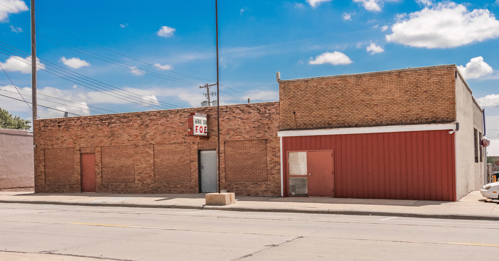 133 W 3rd St, Superior, NE for sale - Primary Photo - Image 1 of 1