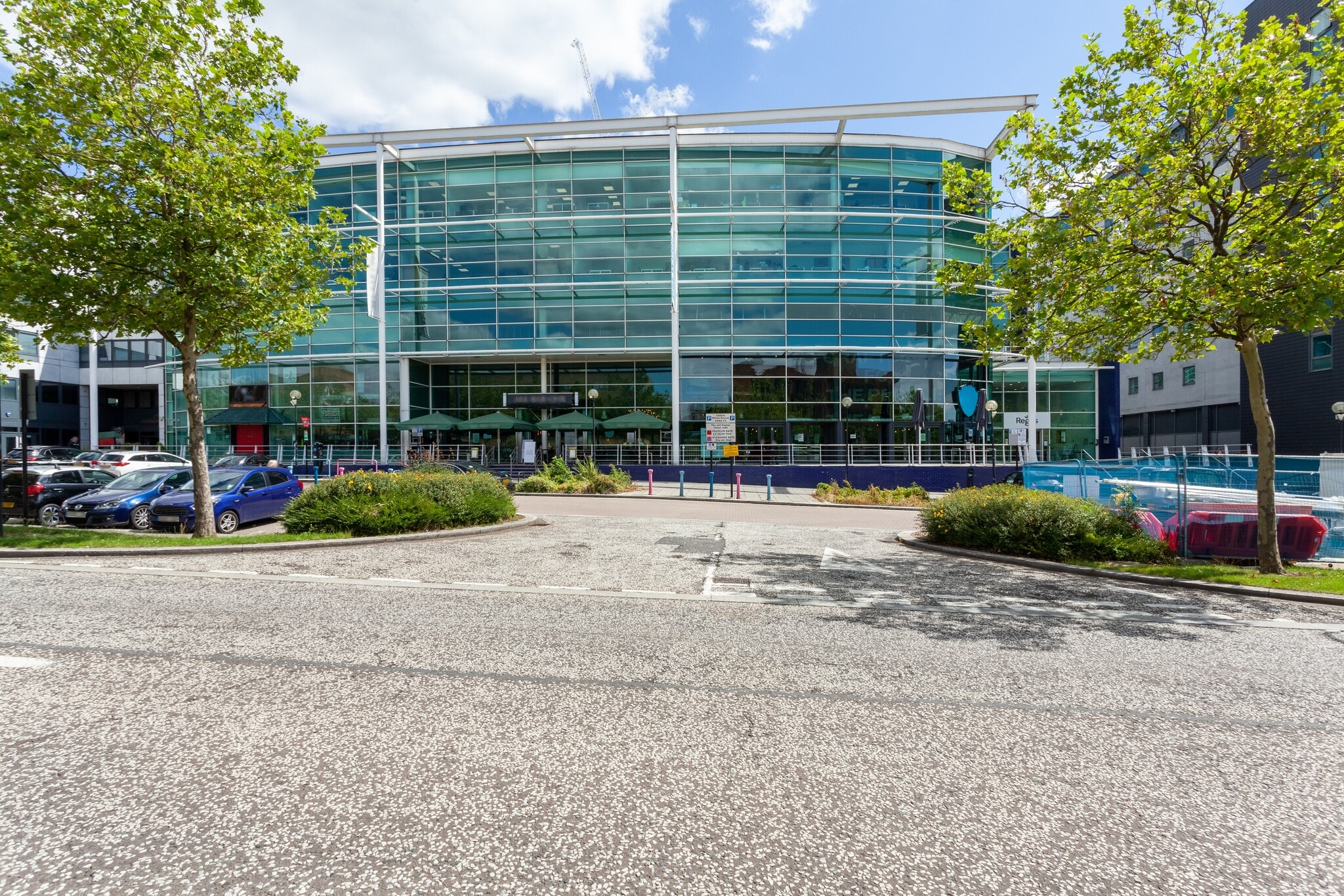 Midsummer Blvd, Milton Keynes to rent Building Photo- Image 1 of 9