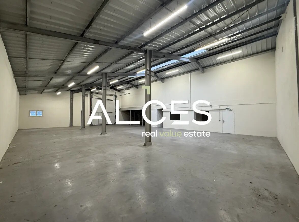 Light Industrial in Pessac to rent Building Photo- Image 1 of 5