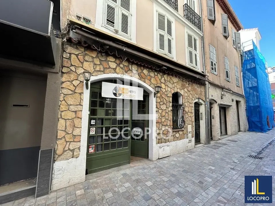 Location Commerce 76 m² - Photo 1