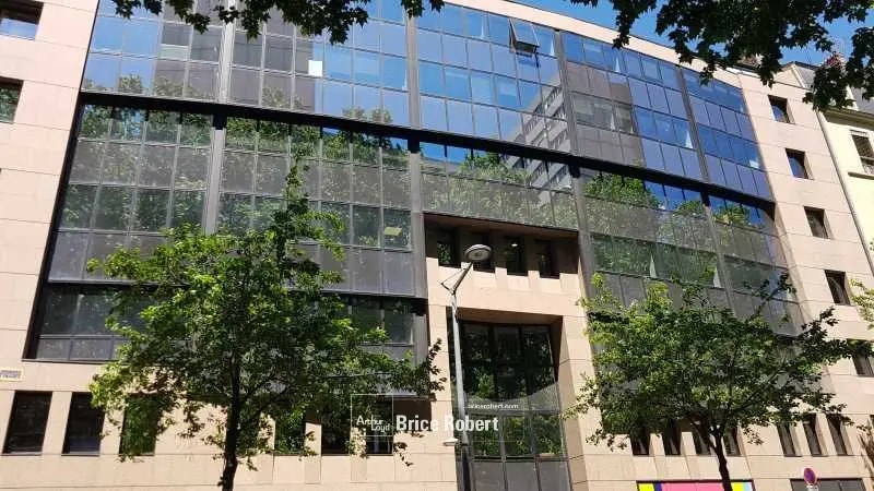 Office in Lyon to rent Building Photo- Image 1 of 11