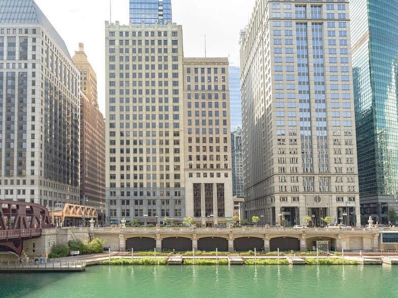 211 W Wacker Dr, Chicago, IL to rent - Building Photo - Image 1 of 10