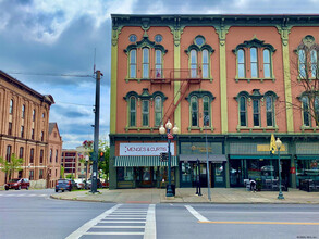 472 Broadway, Saratoga Springs, NY for sale Primary Photo- Image 1 of 1