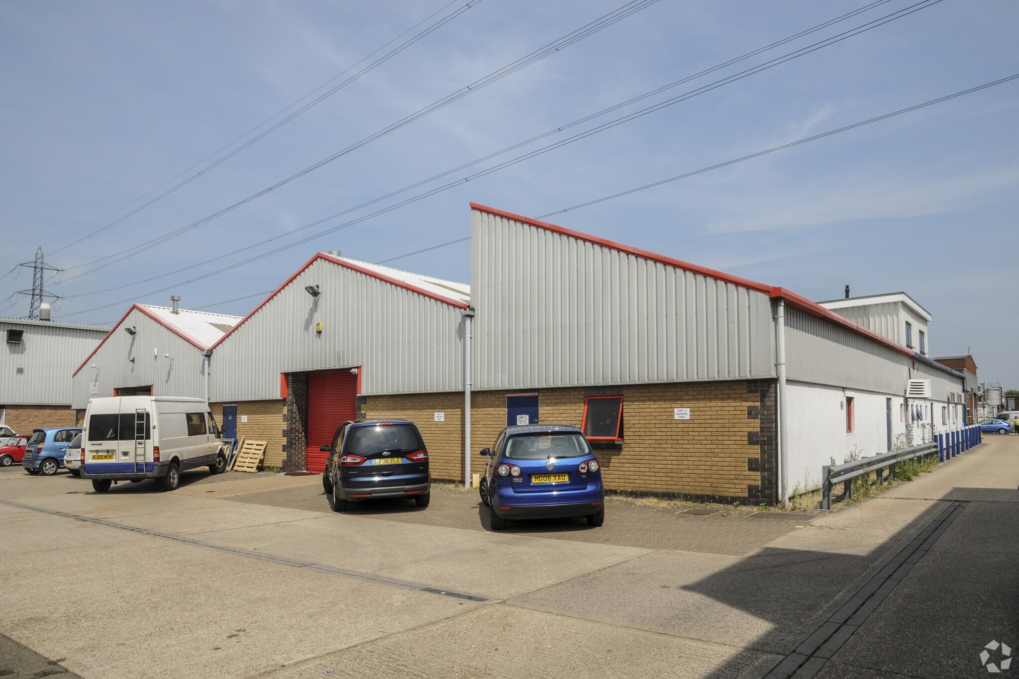 Arundel Rd, Uxbridge for sale Primary Photo- Image 1 of 1