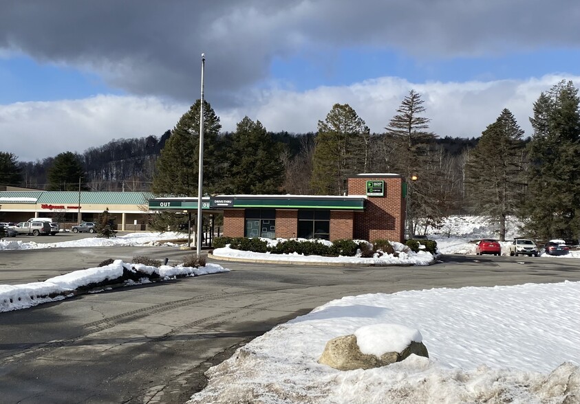 942 Putney Rd, Brattleboro, VT for sale - Building Photo - Image 1 of 1