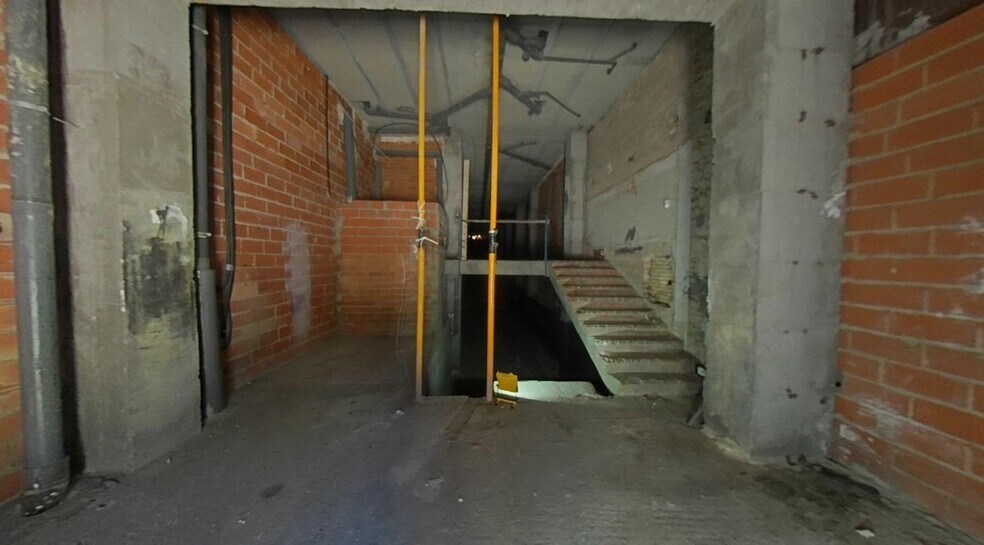 Retail in València for sale - Building Photo - Image 3 of 16