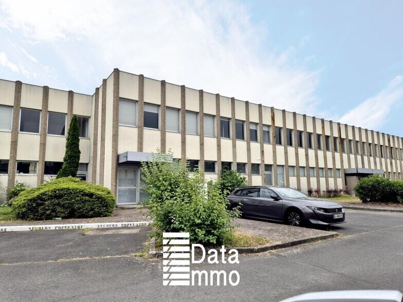 2 Avenue Des Bleuets, Bonneuil-sur-Marne to rent - Building Photo - Image 1 of 6