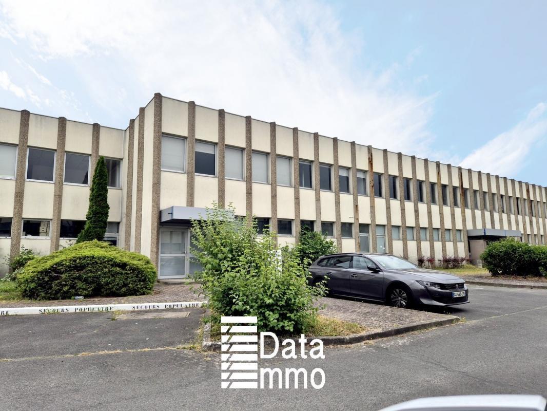 2 Avenue Des Bleuets, Bonneuil-sur-Marne to rent Building Photo- Image 1 of 7