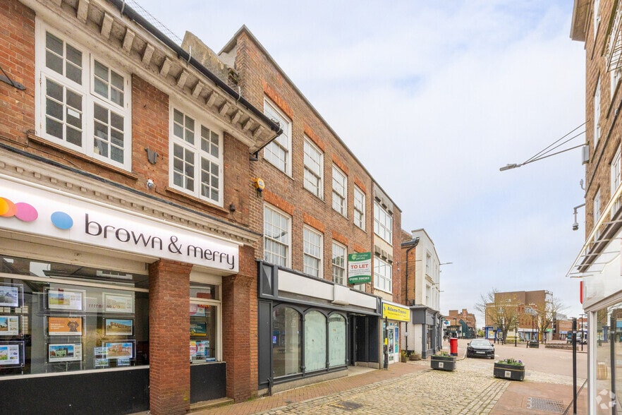 1-3 Market St, Aylesbury to rent - Building Photo - Image 2 of 2