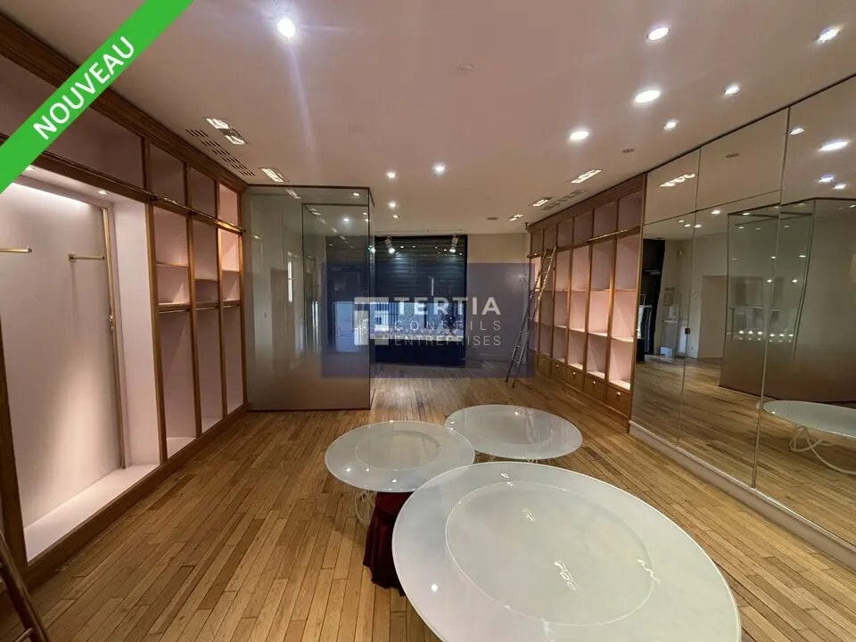 Retail in Montpellier to rent Interior Photo- Image 1 of 7