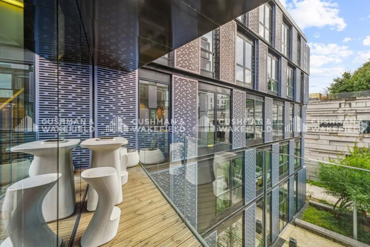 Office in Boulogne-Billancourt to rent Building Photo- Image 1 of 13