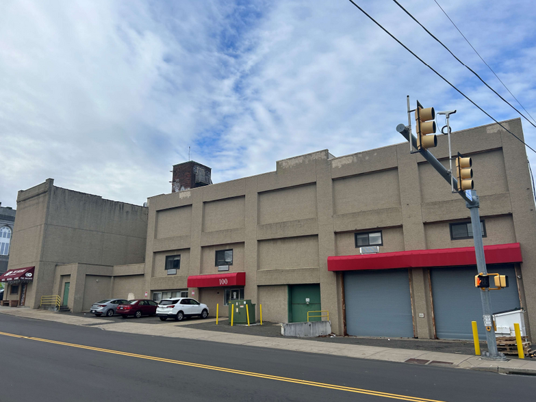 100-118 Congress St, Bridgeport, CT for sale - Building Photo - Image 1 of 7