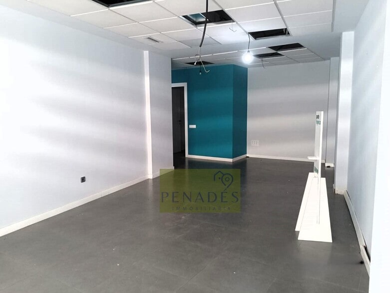Retail in València to rent - Building Photo - Image 2 of 12