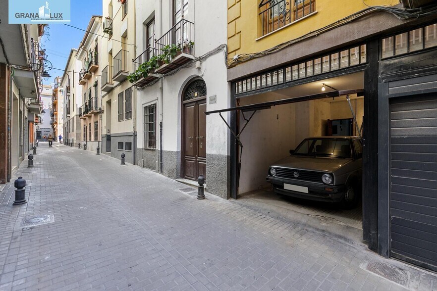in Granada for sale - Building Photo - Image 2 of 28