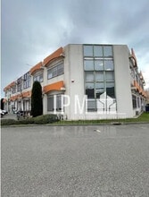 Office in Marseille to rent Building Photo- Image 1 of 5