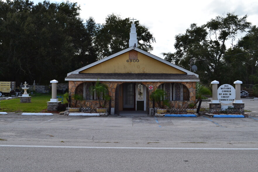 Lake Wales Church & Retail Opportunity portfolio of 1 properties for sale on LoopNet.co.uk - Primary Photo - Image 1 of 1