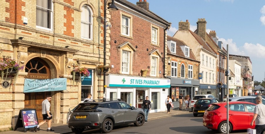 4 The Pavement, St Ives for sale - Building Photo - Image 2 of 2