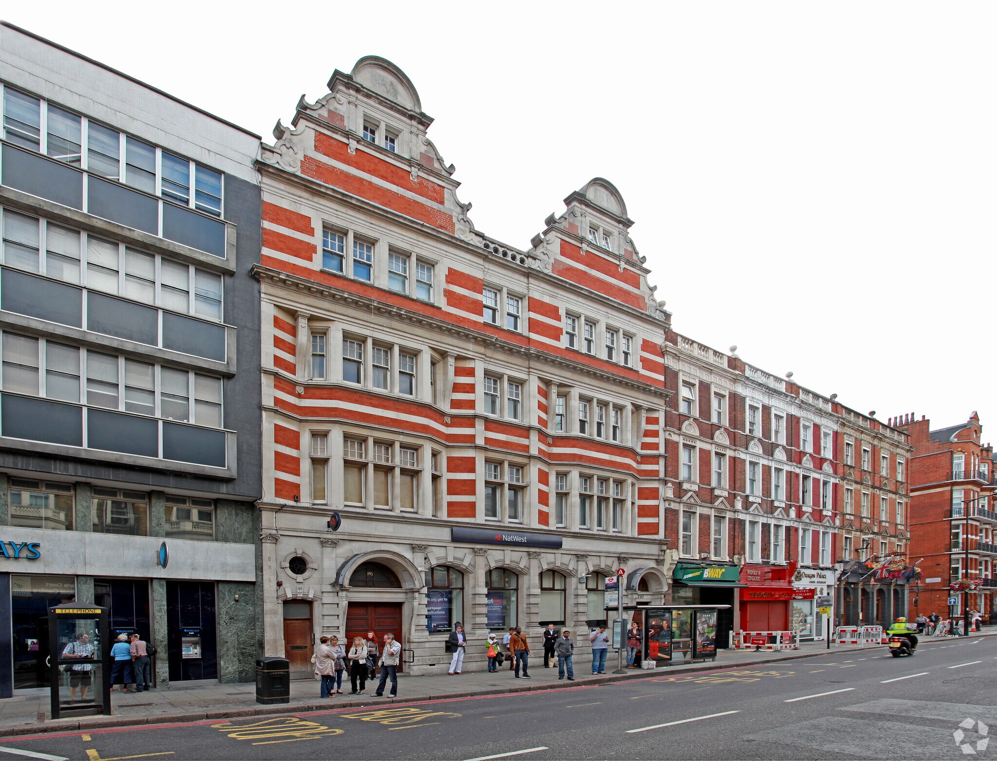 195-201 Earls Court Rd, London to rent Building Photo- Image 1 of 4
