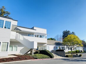 1291-1295 Oakmead Pky, Sunnyvale, CA for rent Building Photo- Image 1 of 5