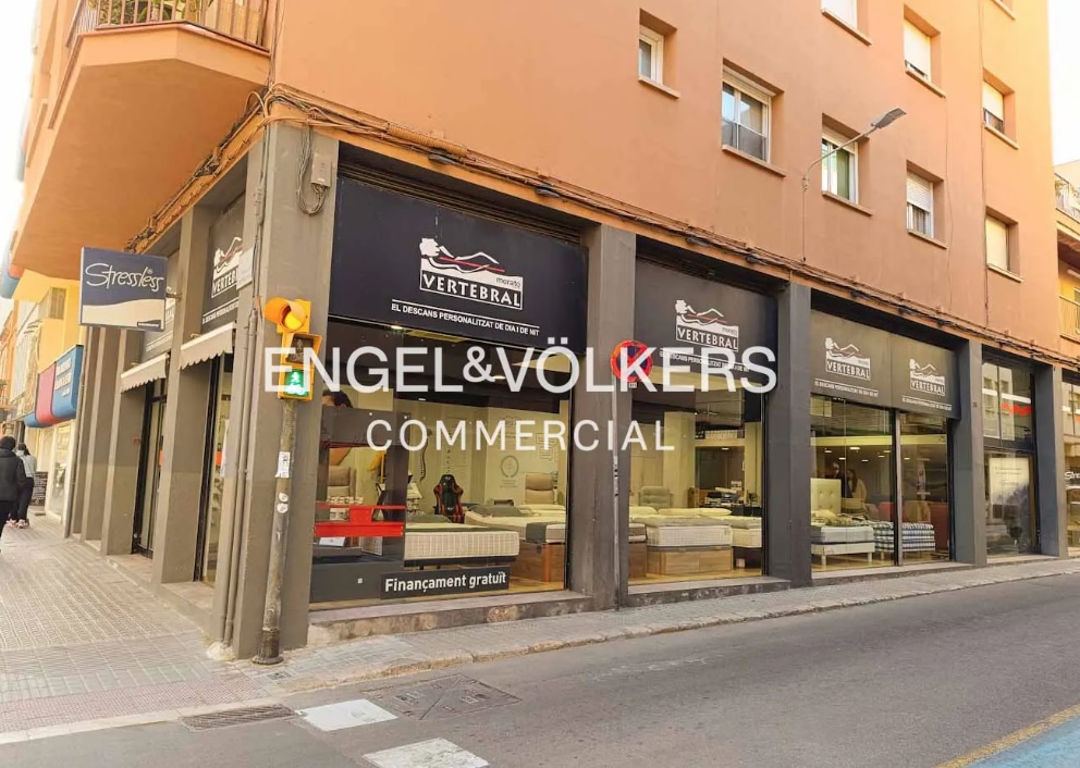 Retail in Vilanova i la Geltrú, Barcelona to rent Interior Photo- Image 1 of 5