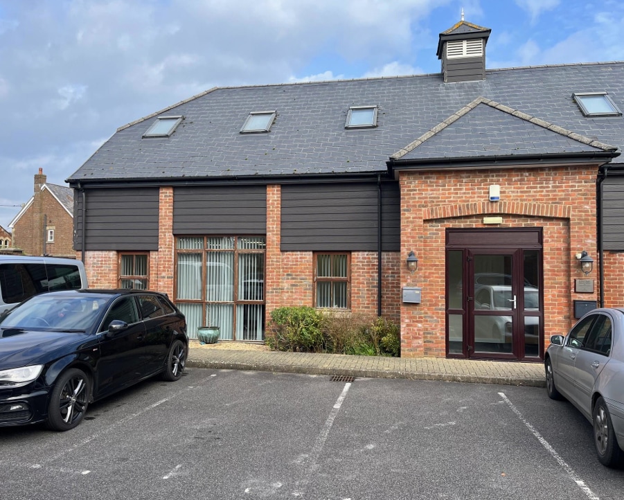 Wareham Rd, Lytchett Matravers to rent Primary Photo- Image 1 of 2