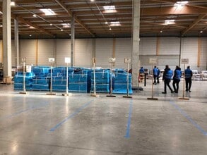 Light Industrial in Marly-la-Ville to rent Interior Photo- Image 2 of 5