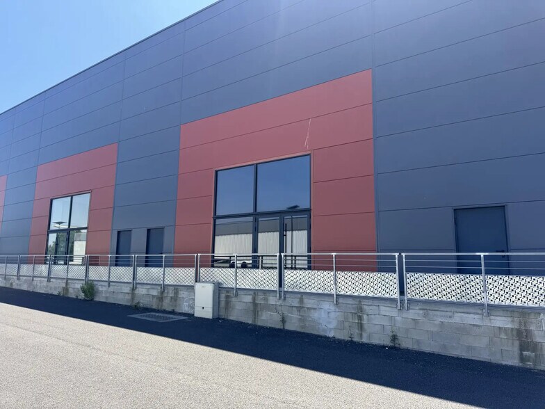 1095 Boulevard Denis Papin, Carcassonne to rent - Building Photo - Image 3 of 4