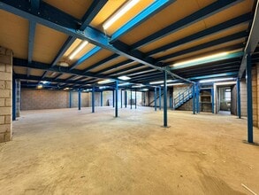 58 Larkshall Rd, London to rent Interior Photo- Image 2 of 11