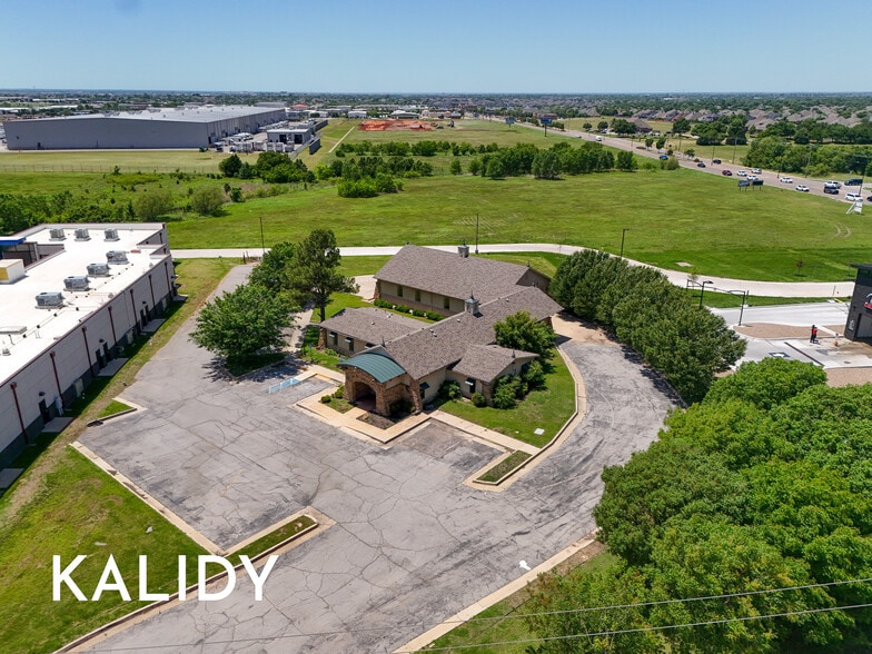 14909 N Kelly Ave, Edmond, OK for sale - Building Photo - Image 3 of 54