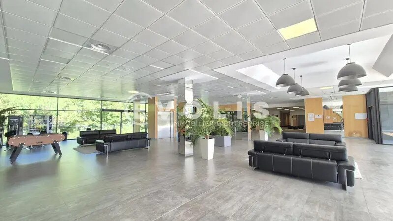 Office in Jossigny for sale Lobby- Image 1 of 14