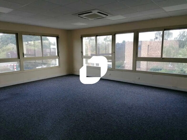 3 Rue De La Terre De Feu, Les Ulis to rent - Interior Photo - Image 2 of 8