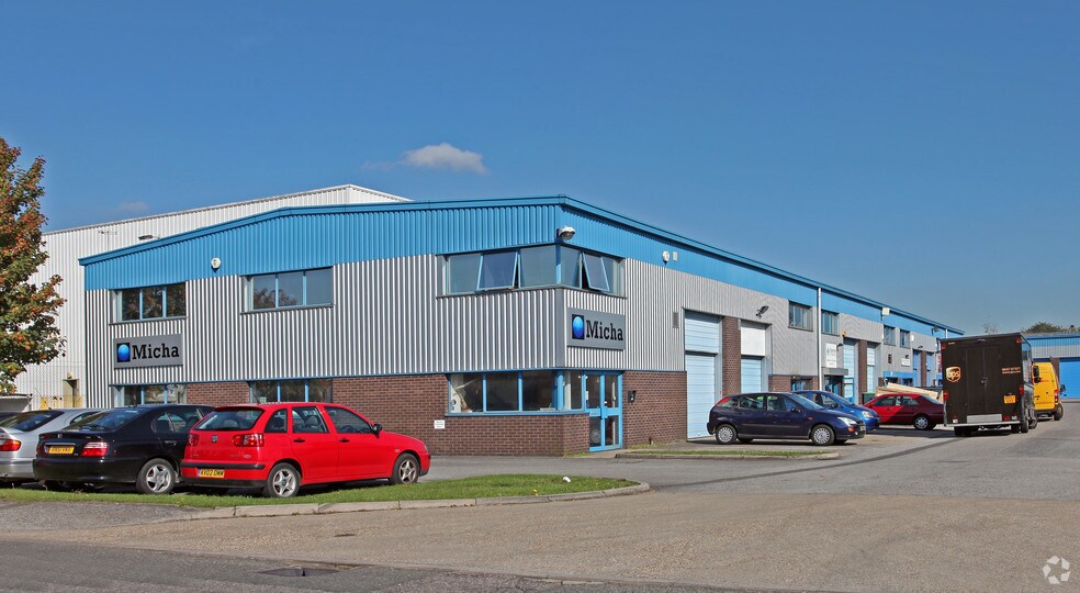 Gatehouse Way, Aylesbury for sale - Primary Photo - Image 1 of 1