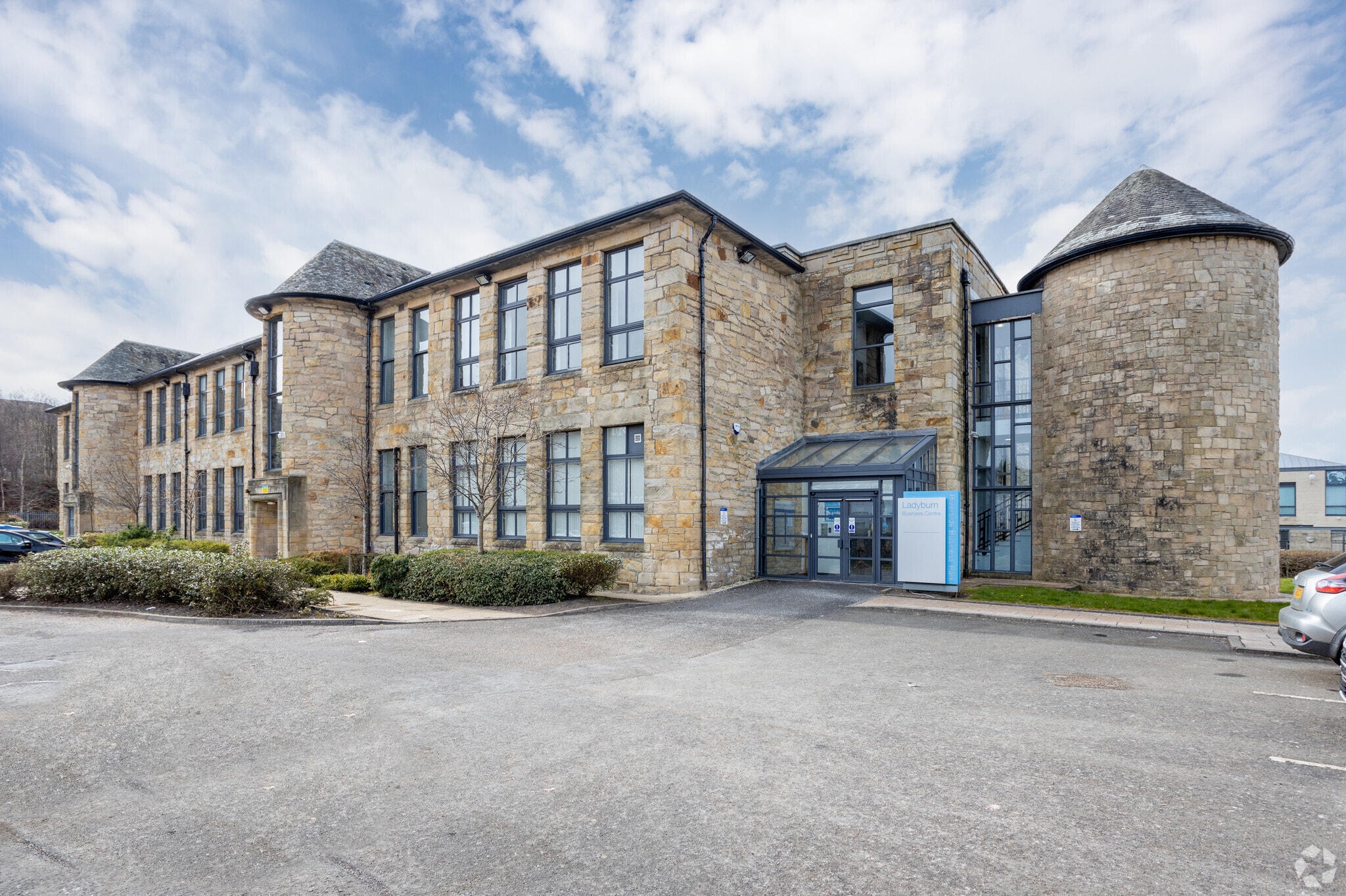 20 Pottery St, Greenock to rent Primary Photo- Image 1 of 17