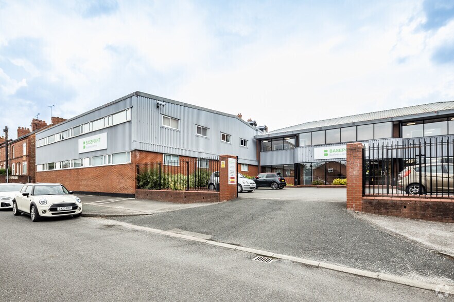 Hope St, Chester to rent - Building Photo - Image 2 of 5