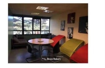 Office in Écully to rent Interior Photo- Image 2 of 3