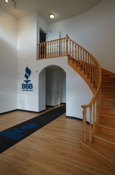 16102/04 - 100 Avenue portfolio of 2 properties for sale on LoopNet.co.uk - Interior Photo - Image 2 of 7