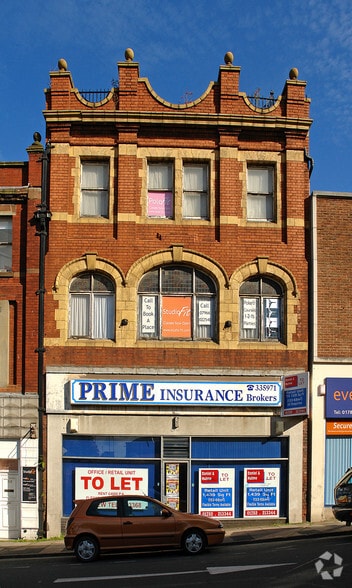 51 Market St, Stoke On Trent to rent - Building Photo - Image 1 of 8