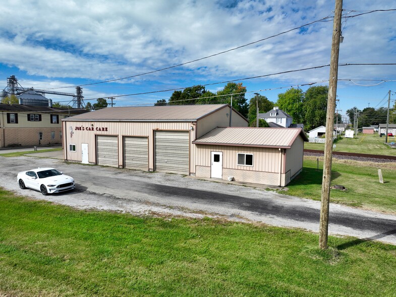 202 N. Sixth St, Altamont, IL for sale - Building Photo - Image 2 of 21