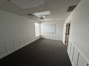 261 E Broadway, Salt Lake City, UT to rent Interior Photo- Image 1 of 3