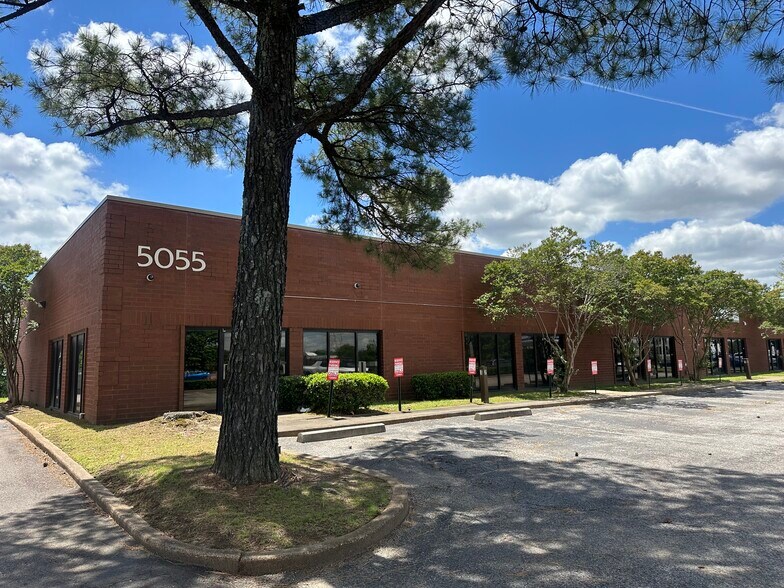 5055 Covington Way, Memphis, TN for sale - Building Photo - Image 1 of 1