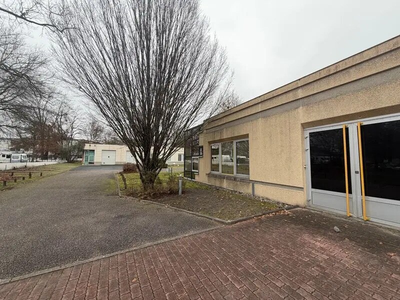 Office in Pessac to rent Building Photo- Image 1 of 7